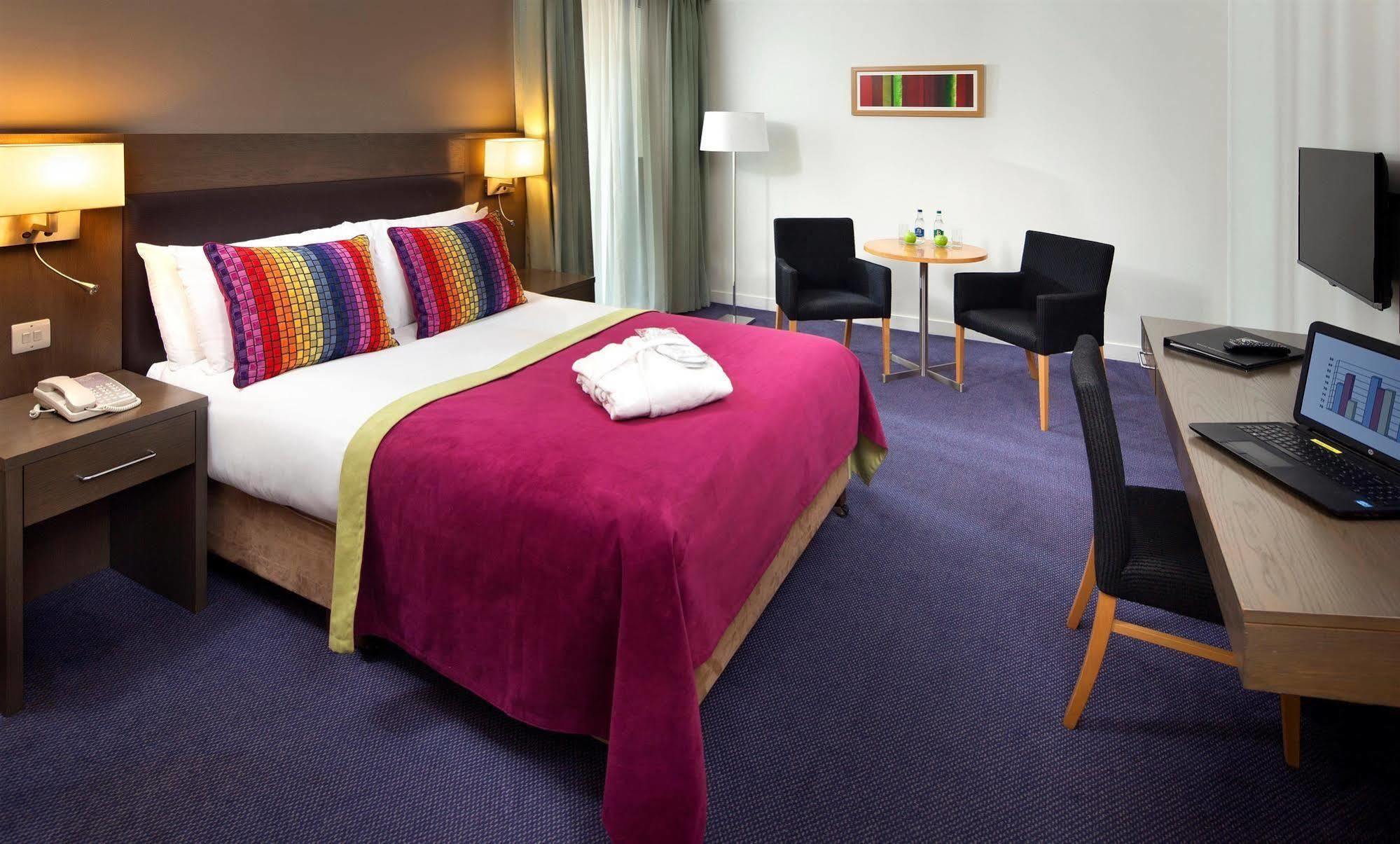 คิงส์วูด โฮเต็ล ซิตี้เวสต์ Hotel ซิตีเวสต์ ภายนอก รูปภาพ